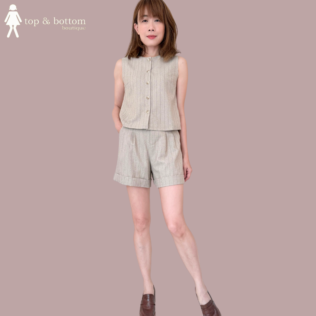 SLEEVELESS STRIPED BUTTON BLOUSE