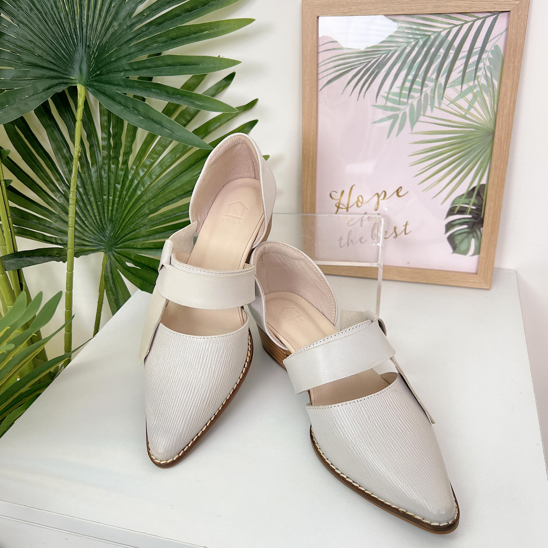 (S) 意大利羊皮粗帶尖頭鞋 (後高1.5吋) (偏大一碼 ) 631-88A - #2803