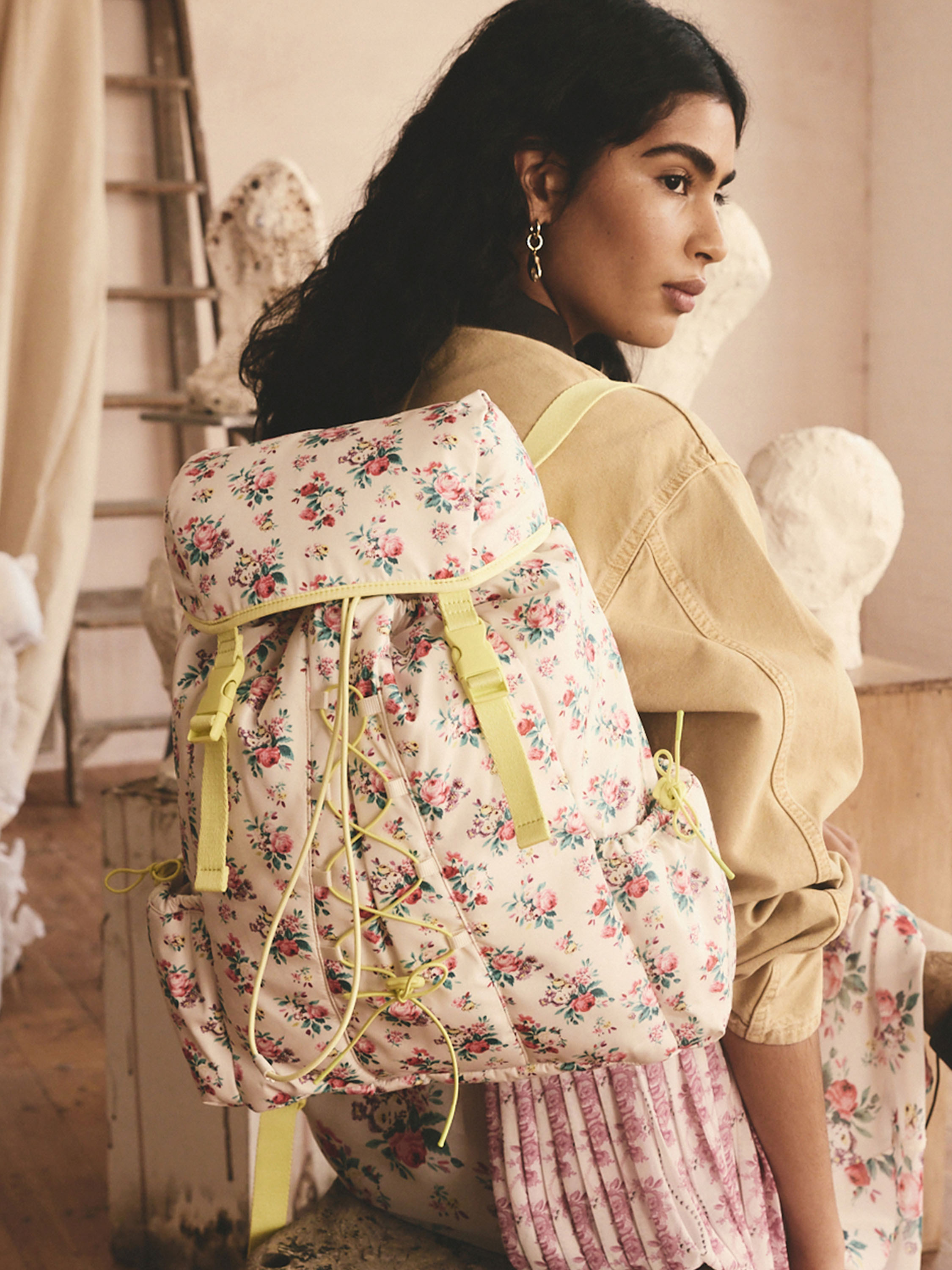 Icon Bunches 多口袋掀蓋後背包