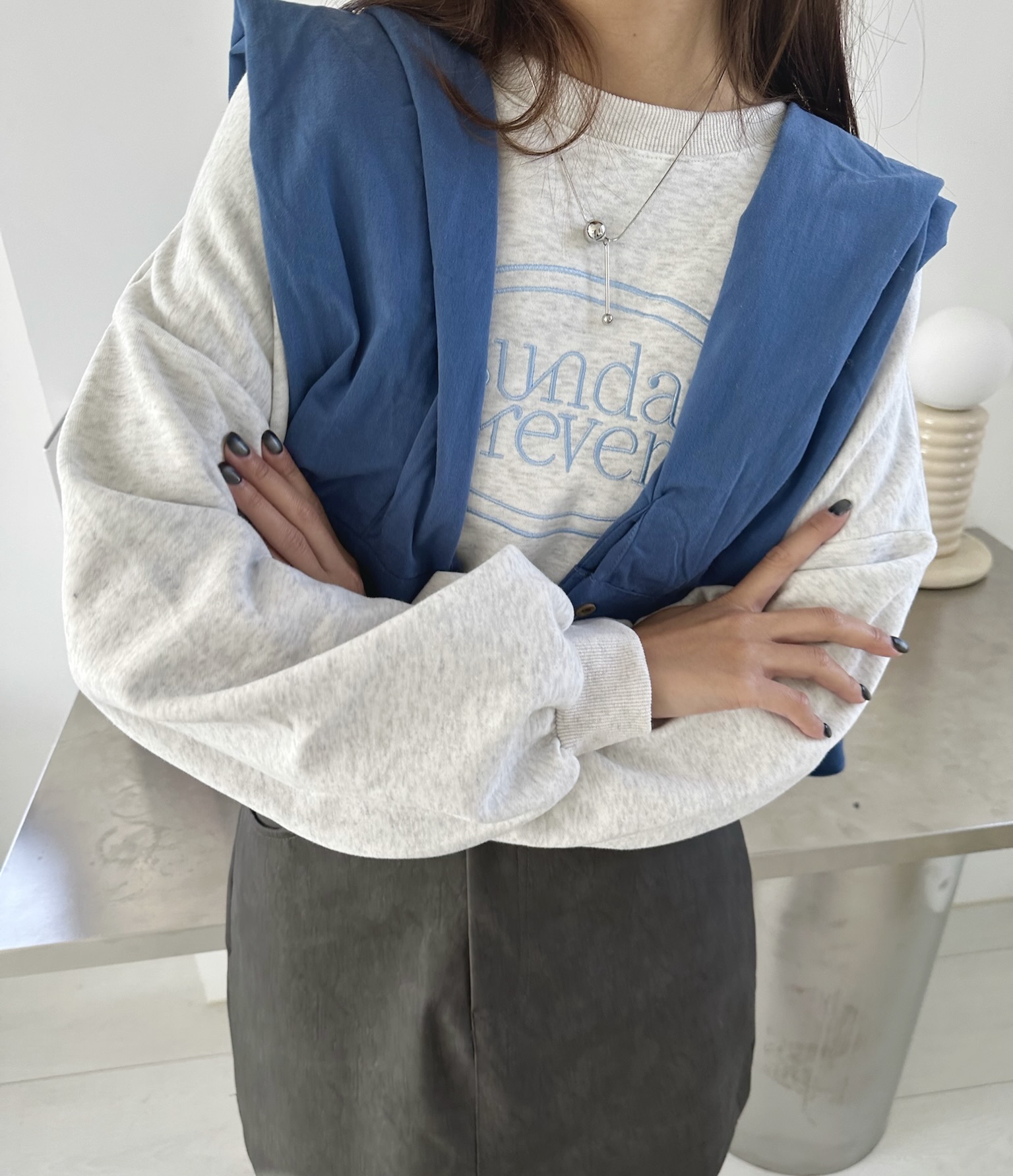 Sunday柔和刺繡短版大學踢