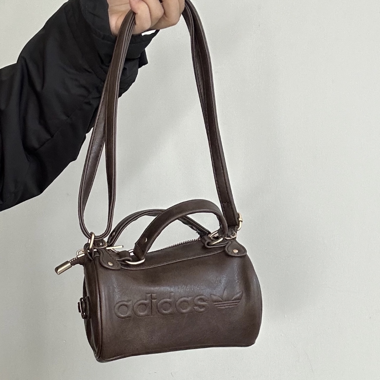 ADIDAS RS 2.25L 復古棕 斜背包 圓筒包 宋雨琦同款 愛迪達/預購 JV9277