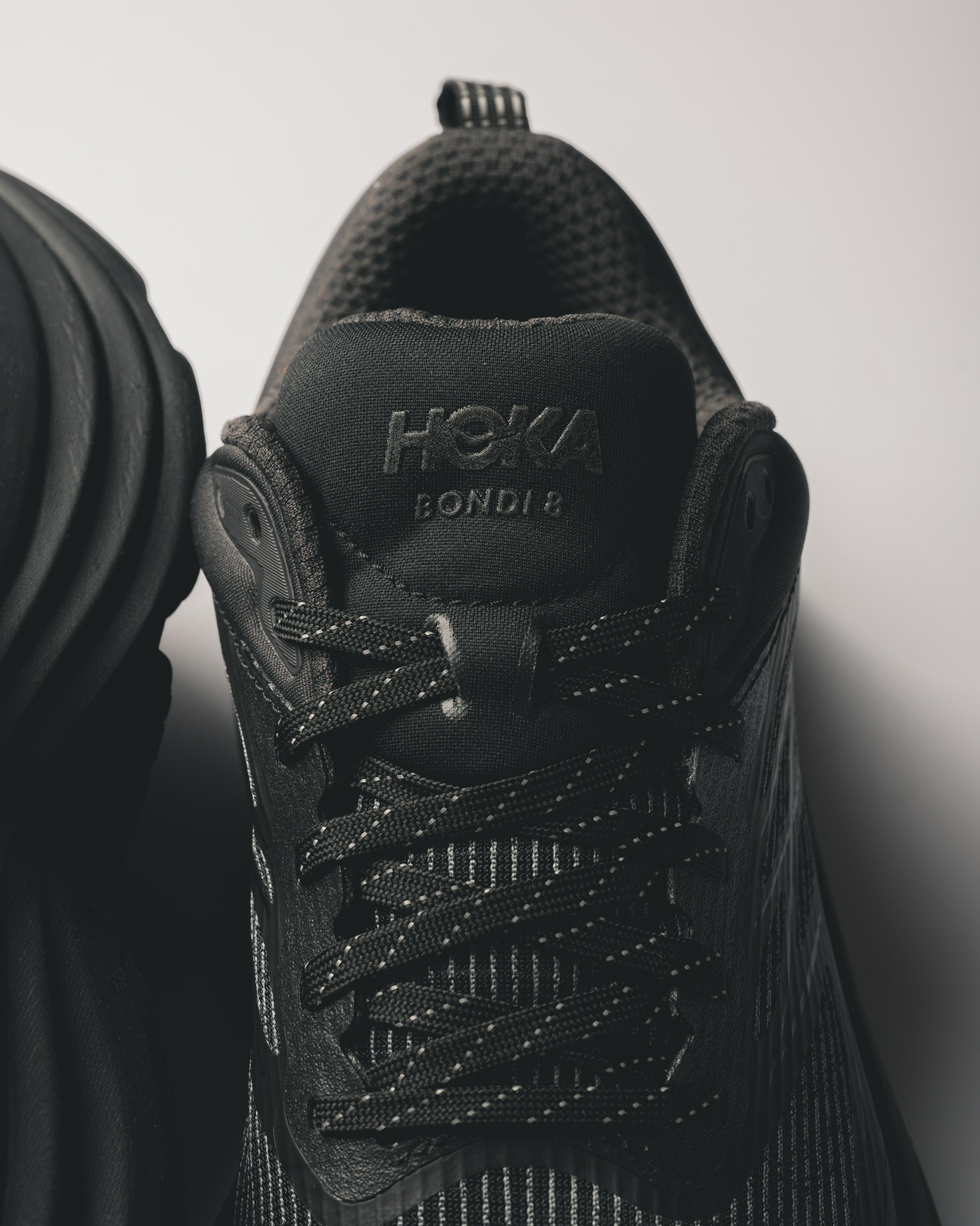 [INSTOCK] HOKA Stealth/Tech Bondi 8 Caged | BLACK