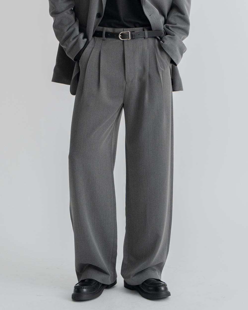 寬鬆雙褶闊腿西裝褲