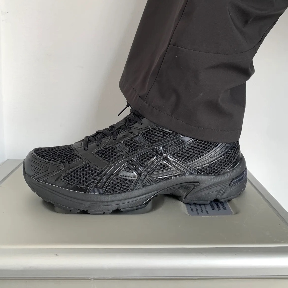 ASICS GEL-1130 全黑 亮黑 碳黑 復古 男鞋 1201A256-002 / 現貨