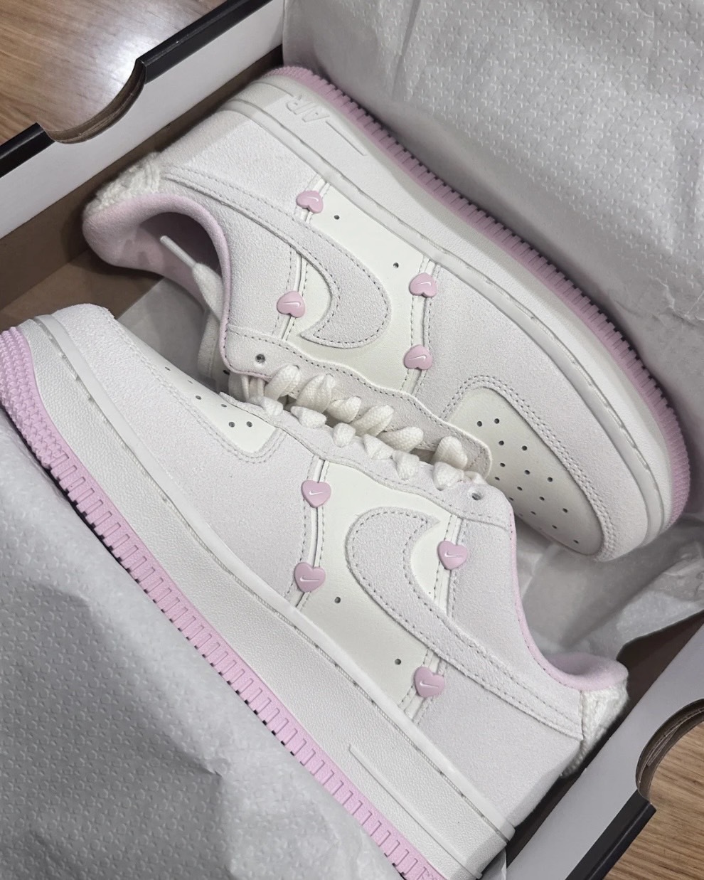 【現貨】Nike Air Force 1'07 Lx Af1 Valentine's Day 奶油色 麂皮 愛心 蘋果  櫻花粉