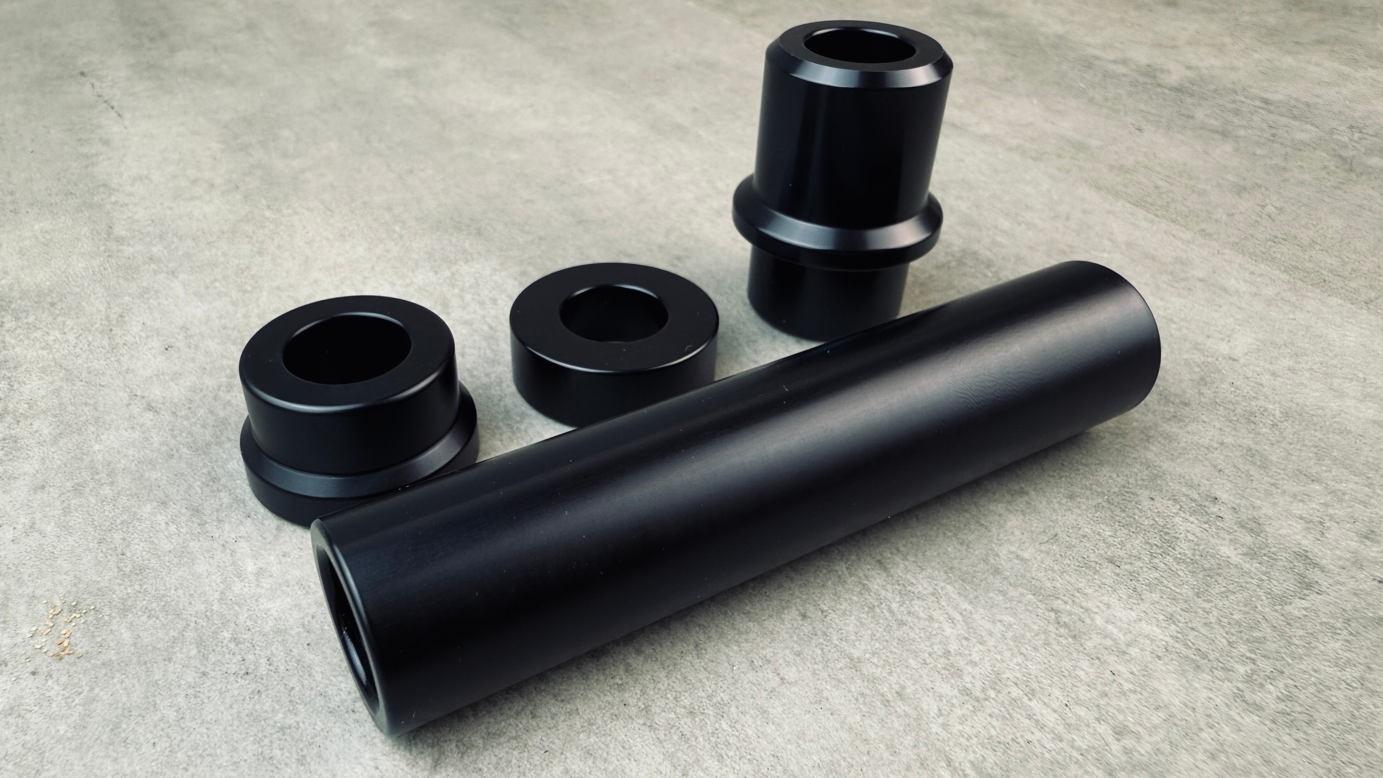 【YX部品】 KTM RC390 後輪鋁合金輕量化套管