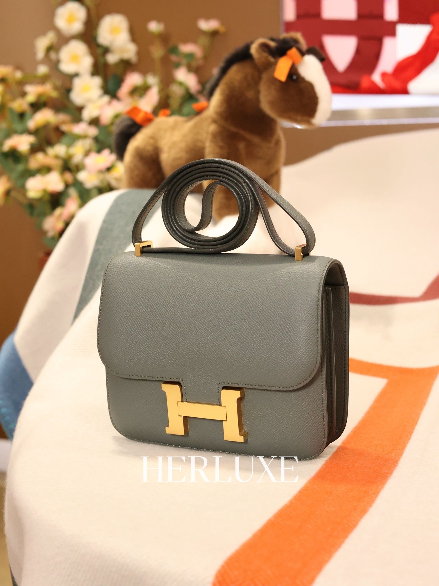 Constance mini 63 vert amande cc epsom Z 99% new