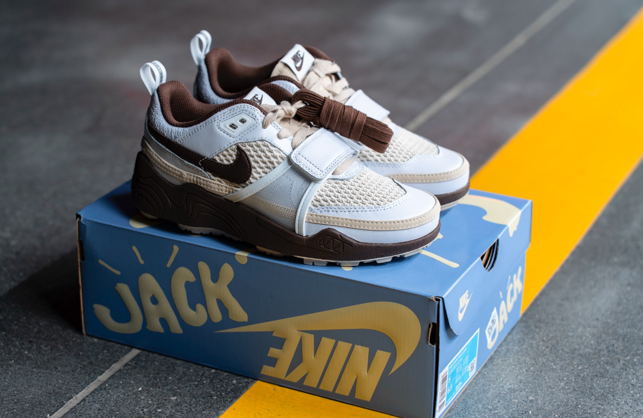 Travis Scott x Nike ZOOM Field JAXX