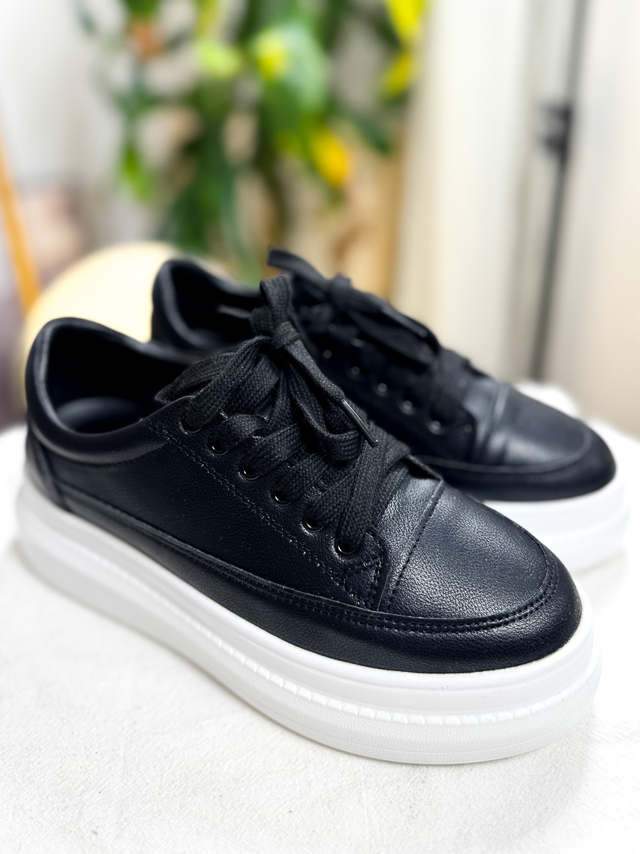 綁帶．厚底 真皮波鞋【不設退換】