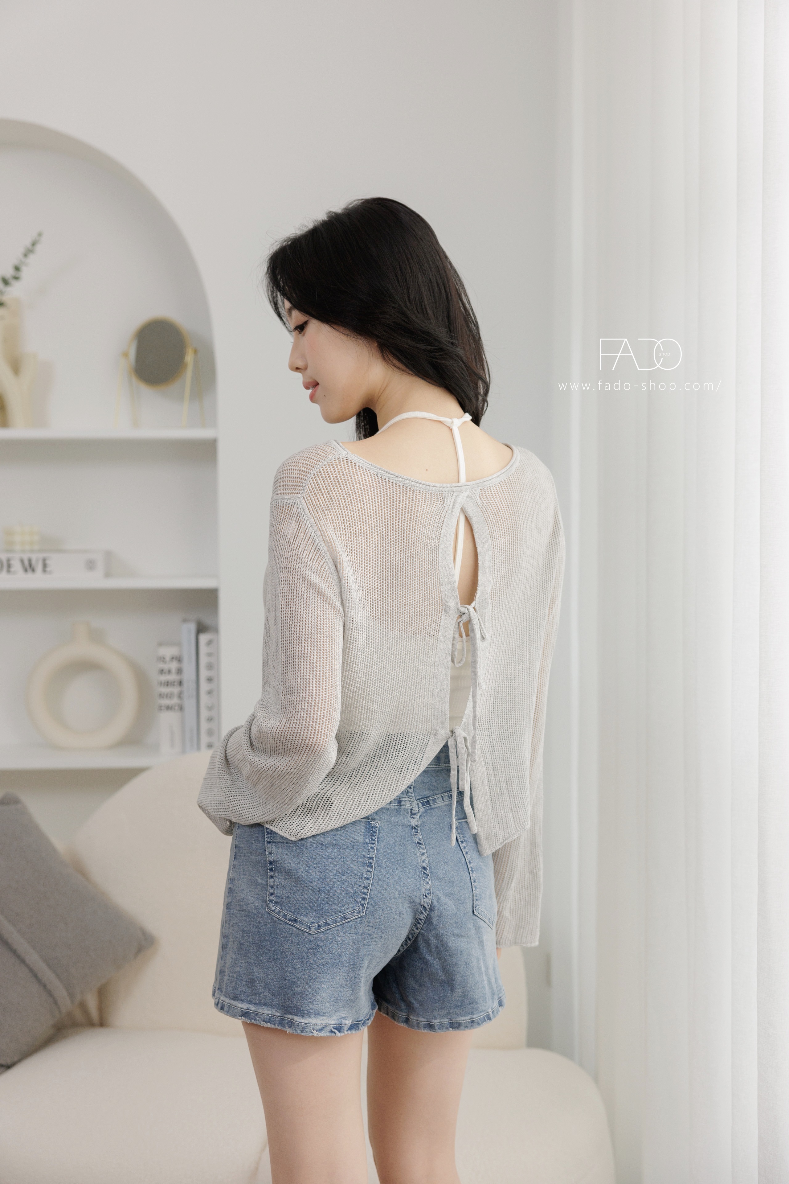 法朵Fado shop｜推薦 ! 後挖空綁帶洞洞罩衫 011F008