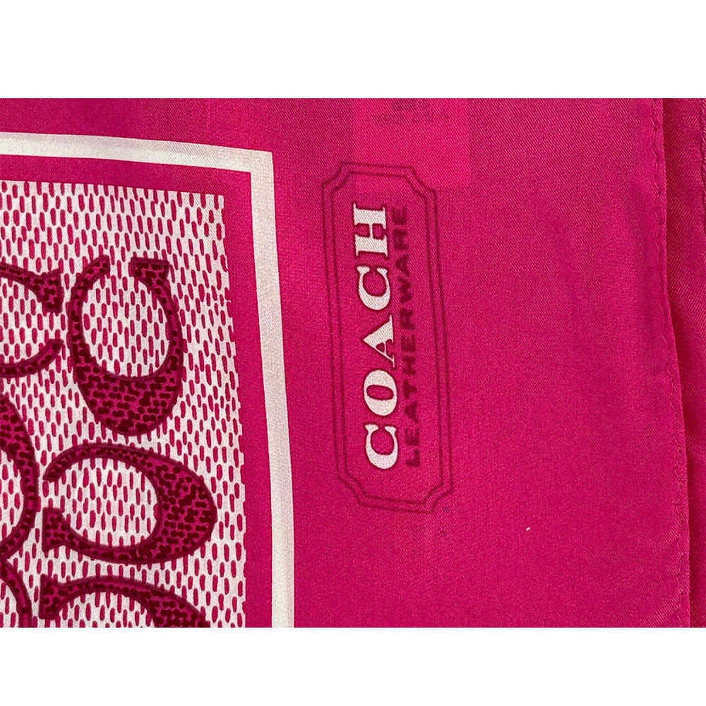 【COACH】Signature 復古經典標誌真絲方巾(火龍果色)C2755 WYE