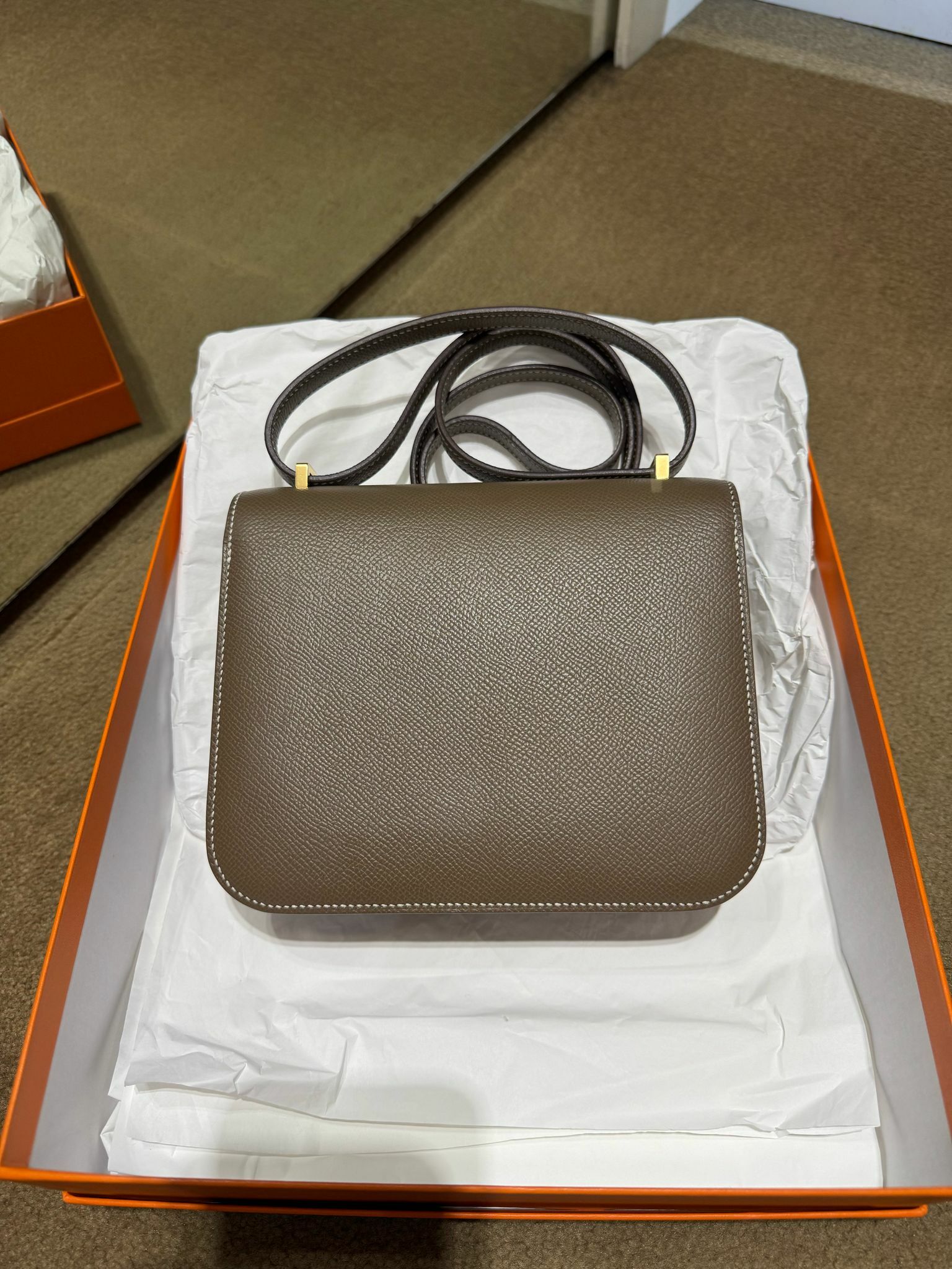 Constance mini 18 etoupe cc epsom Z 99.9%new