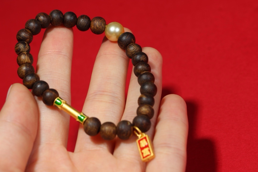 Water-sinking Vietnamese agarwood bracelet