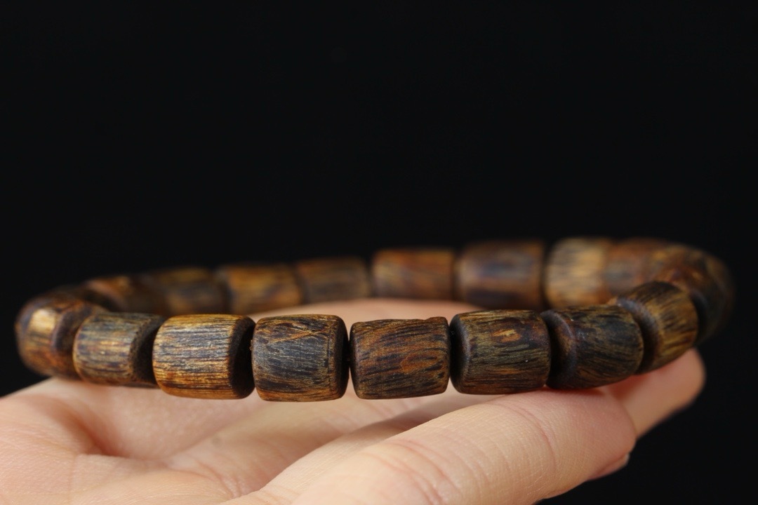 Vietnam Nha Trang agarwood barrel beads bracelet