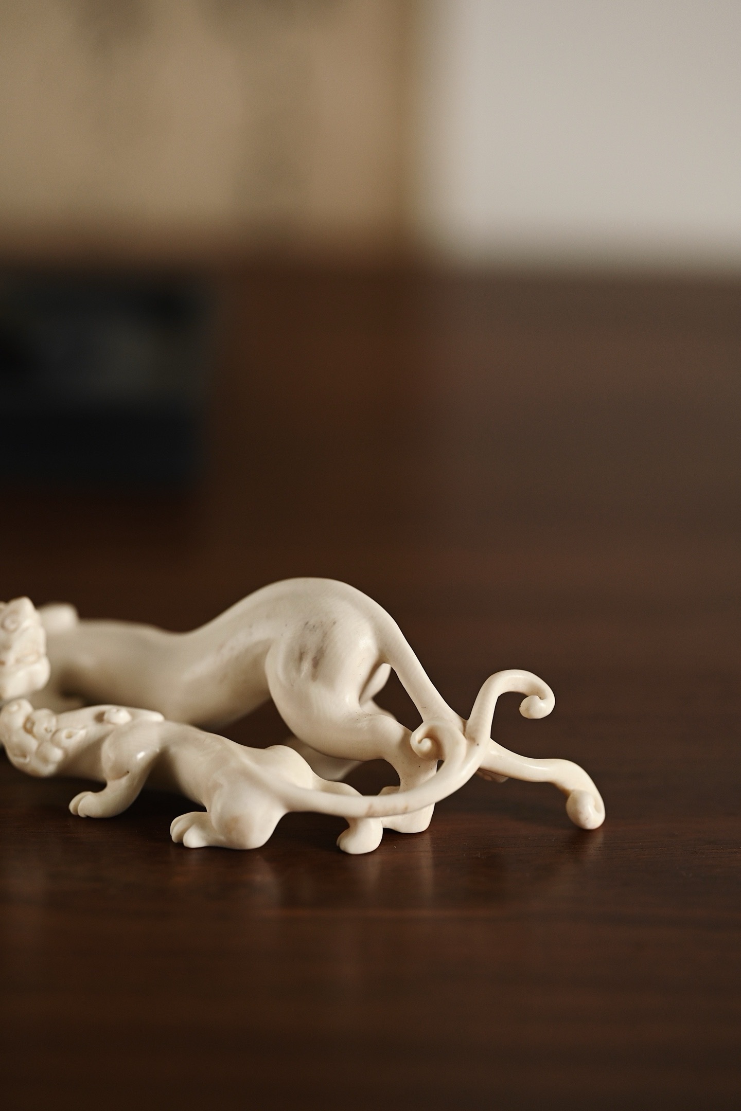 "Chilong" pen holder, elegant plaything