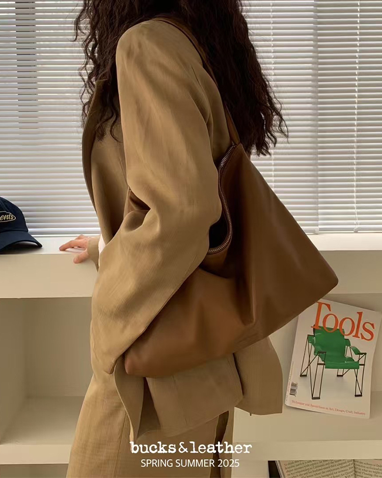 EK-170 垂墜單肩包(中) ʙᴜᴄᴋs&ʟᴇᴀᴛʜᴇʀ