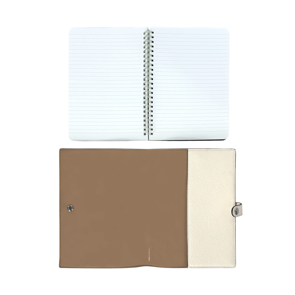 【COACH】火箭圖案荔枝皮革筆記本/記事本(白色)CW546 SVCAH