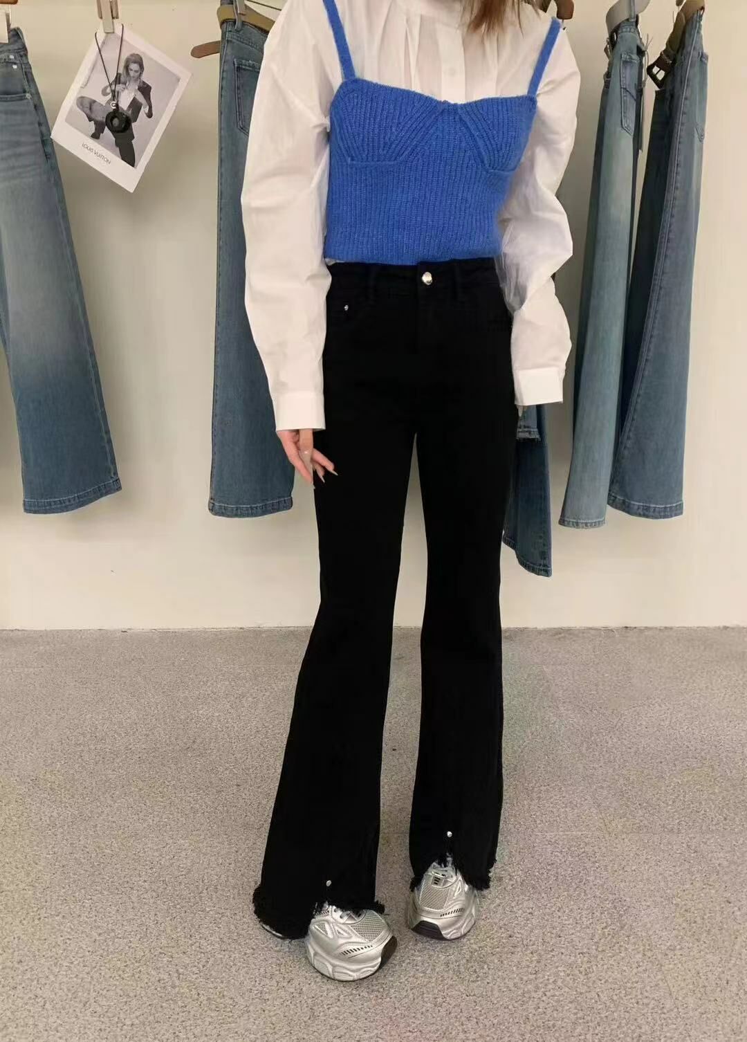 立體剪裁開叉毛邊鉚釘牛仔喇叭褲