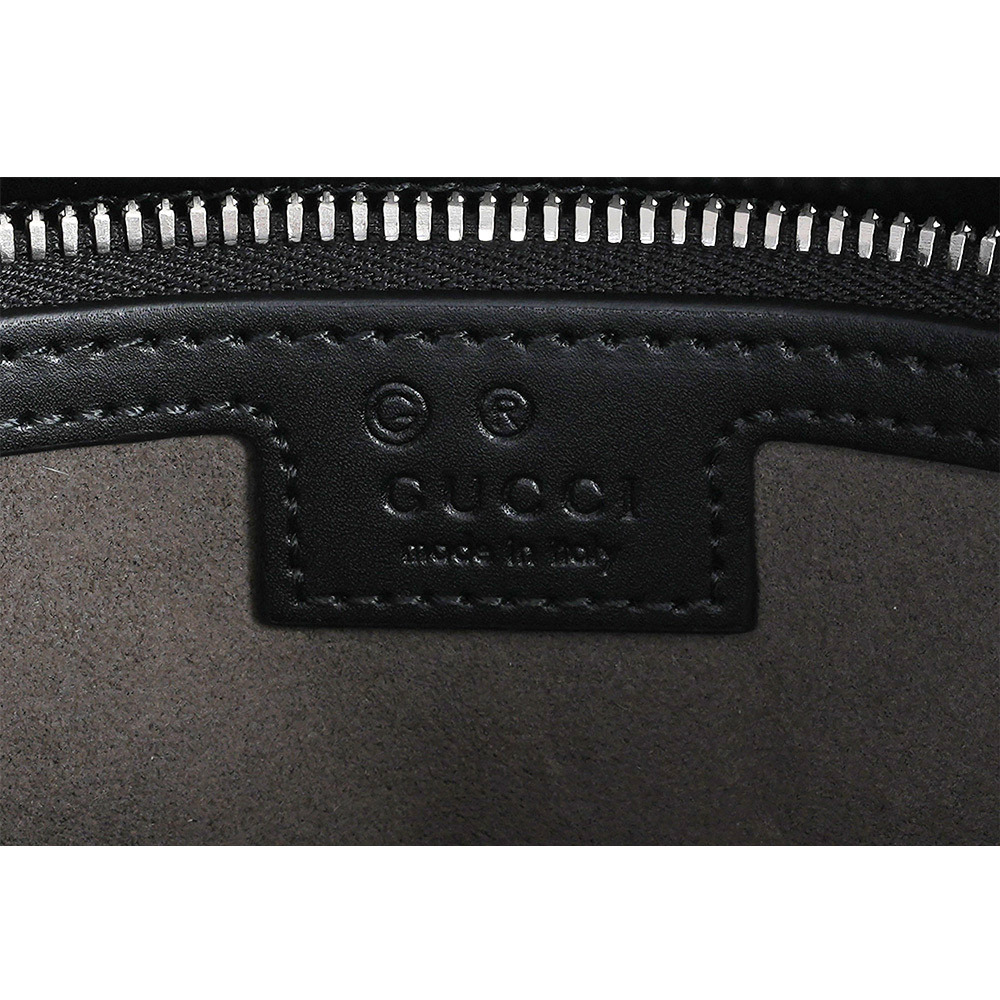 【GUCCI】GG Supreme 塗層帆布拉鍊口袋小款郵差包(米色/黑色)779865 K5RLN 9769