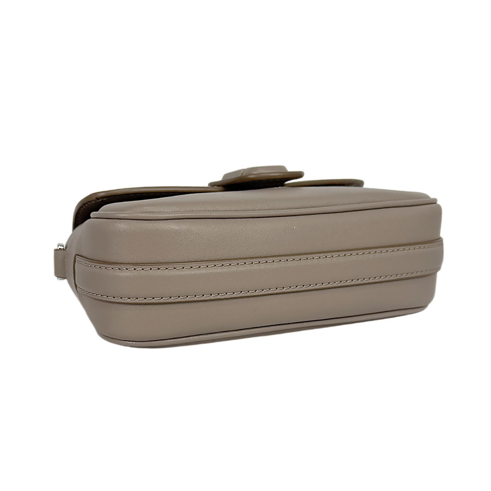 【MARC JACOBS】THE CLOVER 平滑皮革翻蓋二用包(水泥灰)2P4HSH035H02 055