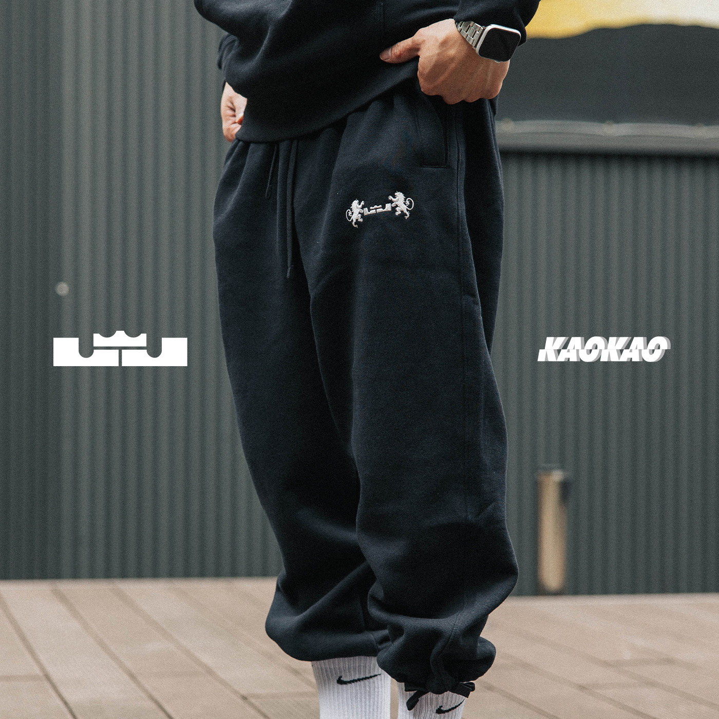 NIKE LBJ 刺繡logo 男款 黑色 棉長褲【FB7128-010】