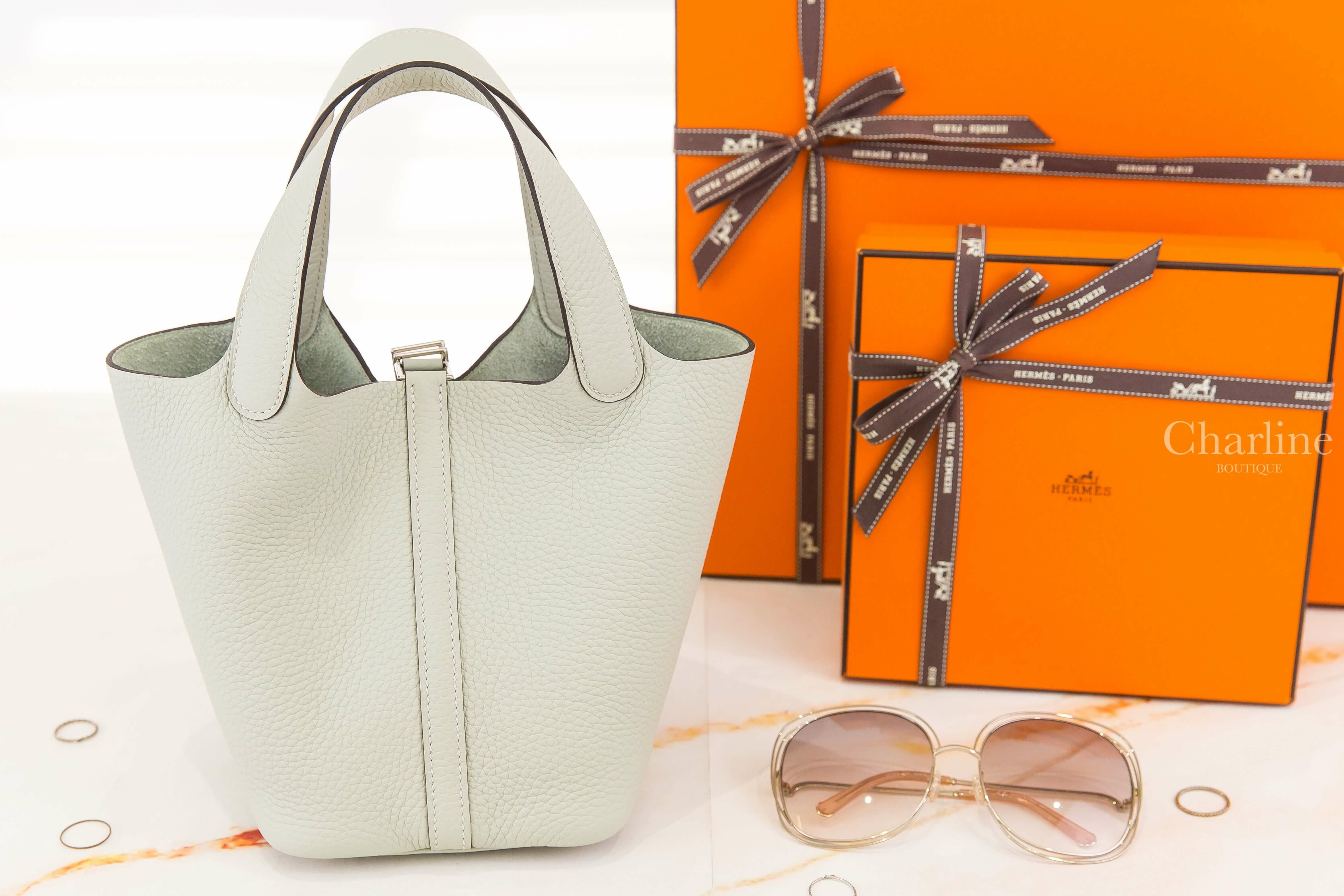 Hermès Picotin Lock 18cm 0W Gris Neve Taurillon Clemence 冰晶灰銀釦小型提把水桶包-Charline Boutique 精品代購