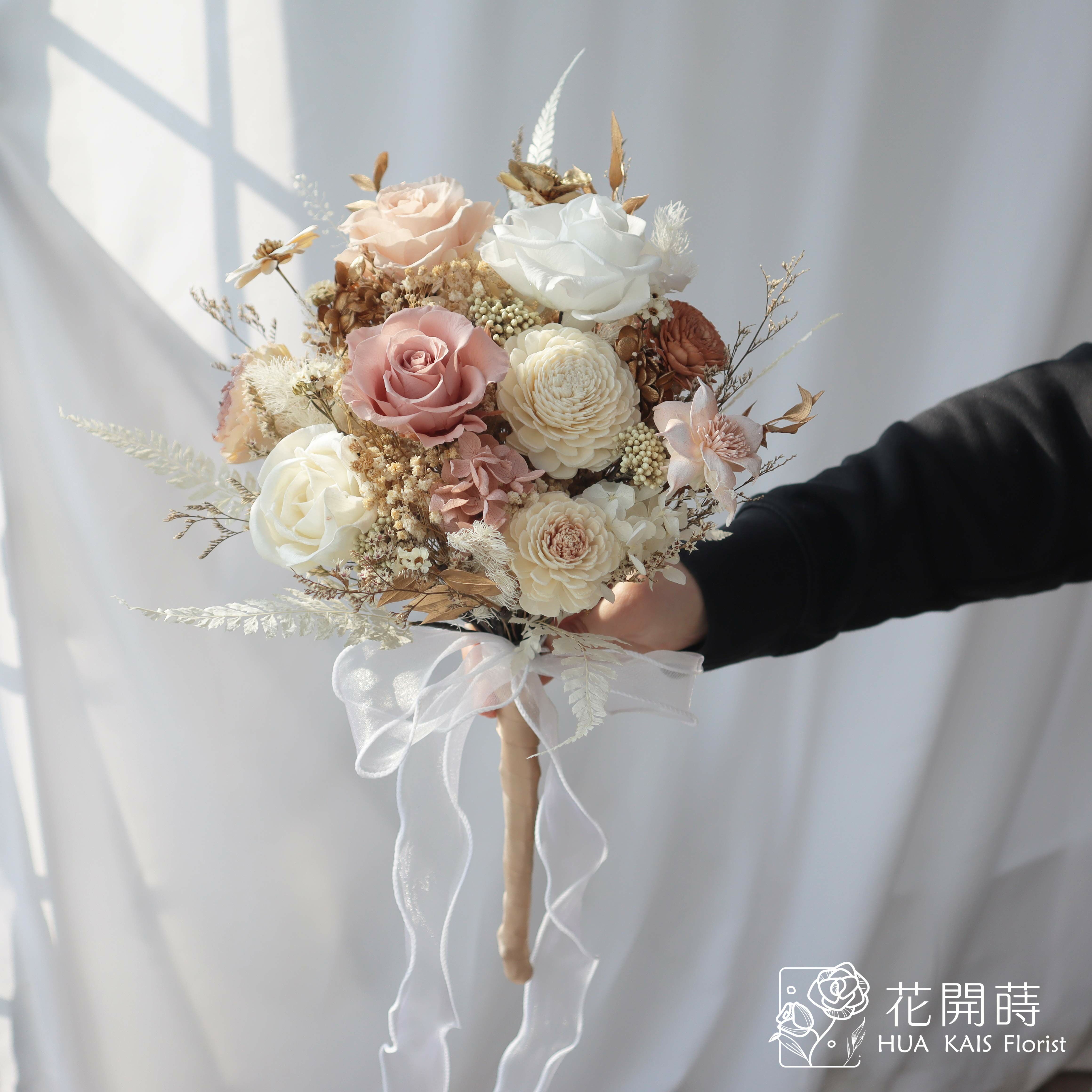 新娘捧花|奶粉金30cm新娘捧花|永生花捧花|外拍捧花|韓式捧花|圓形捧花|奶茶色捧花|捧花|永生捧花