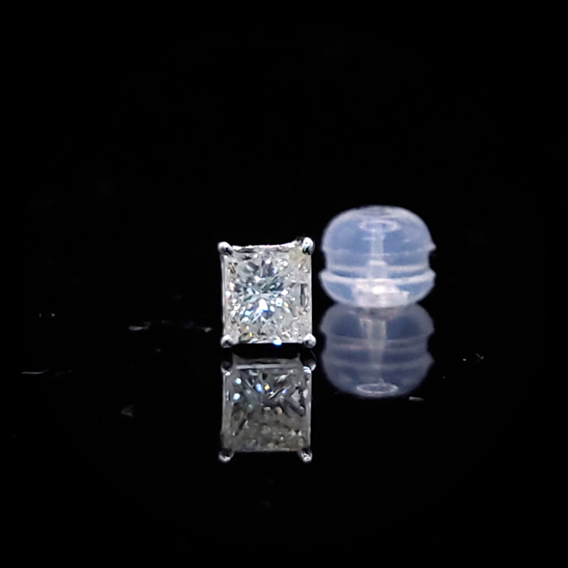 全新18K白金【主石37份方形鑽石】單耳環