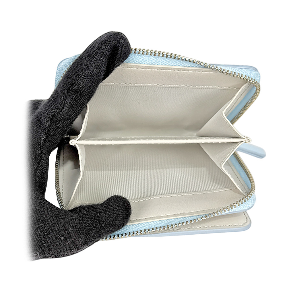 【MARC JACOBS】壓印標誌對開暗釦二折迷你短夾(雲藍色)2R3SMP044S10 465