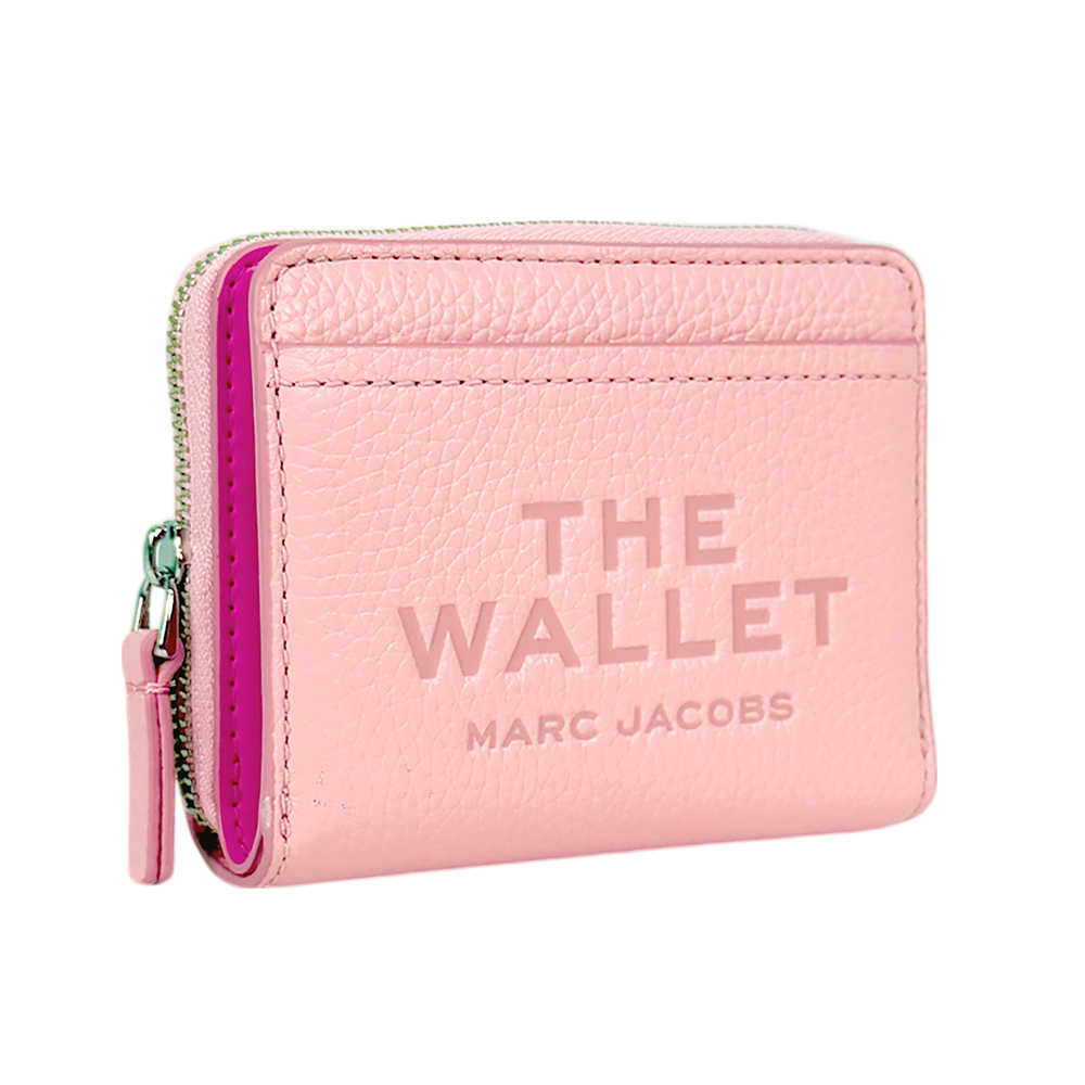 【MARC JACOBS】壓印標誌對開暗釦二折迷你短夾(蝴蝶結粉)2R3SMP044S10 669