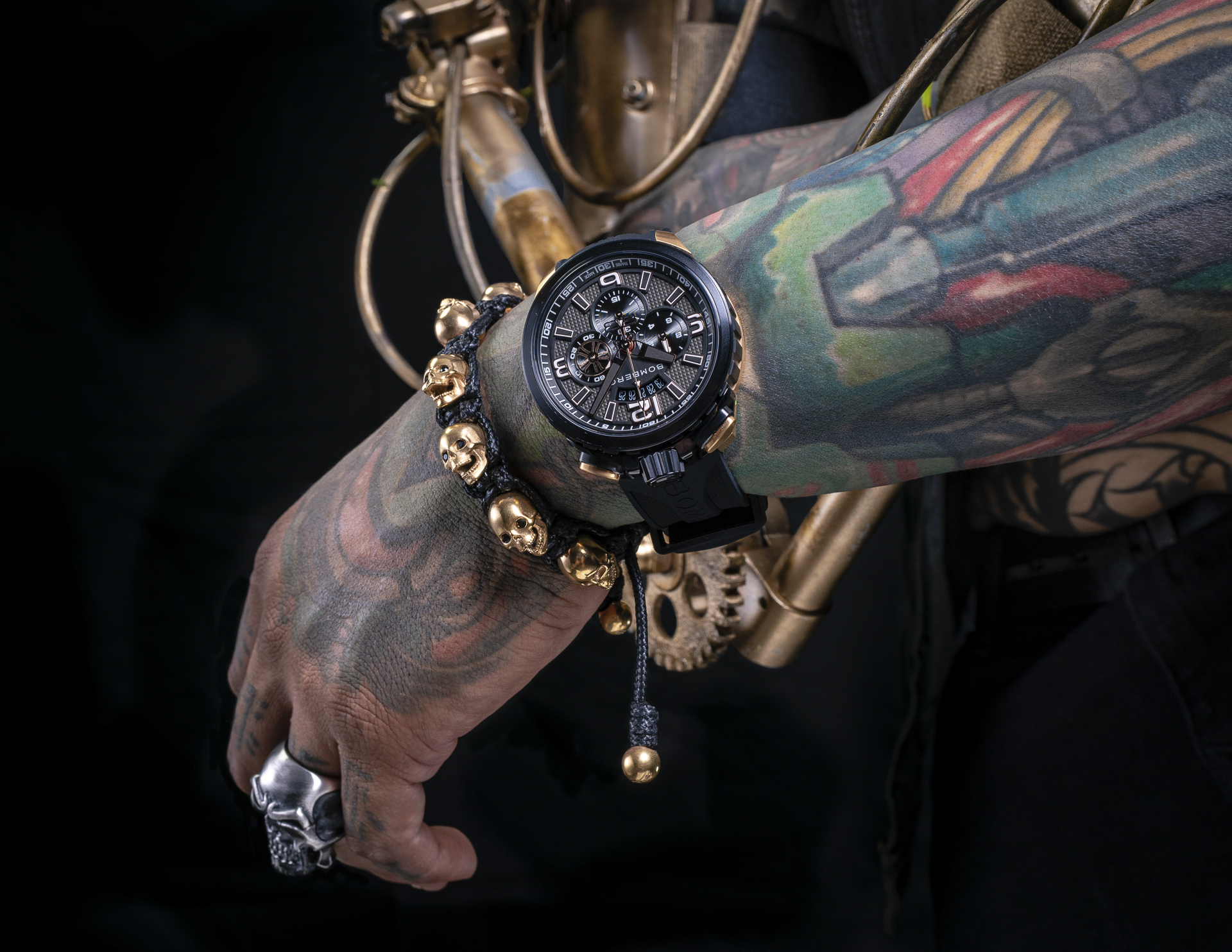 BOLT-68 Heritage 系列 復刻黑金計時碼錶