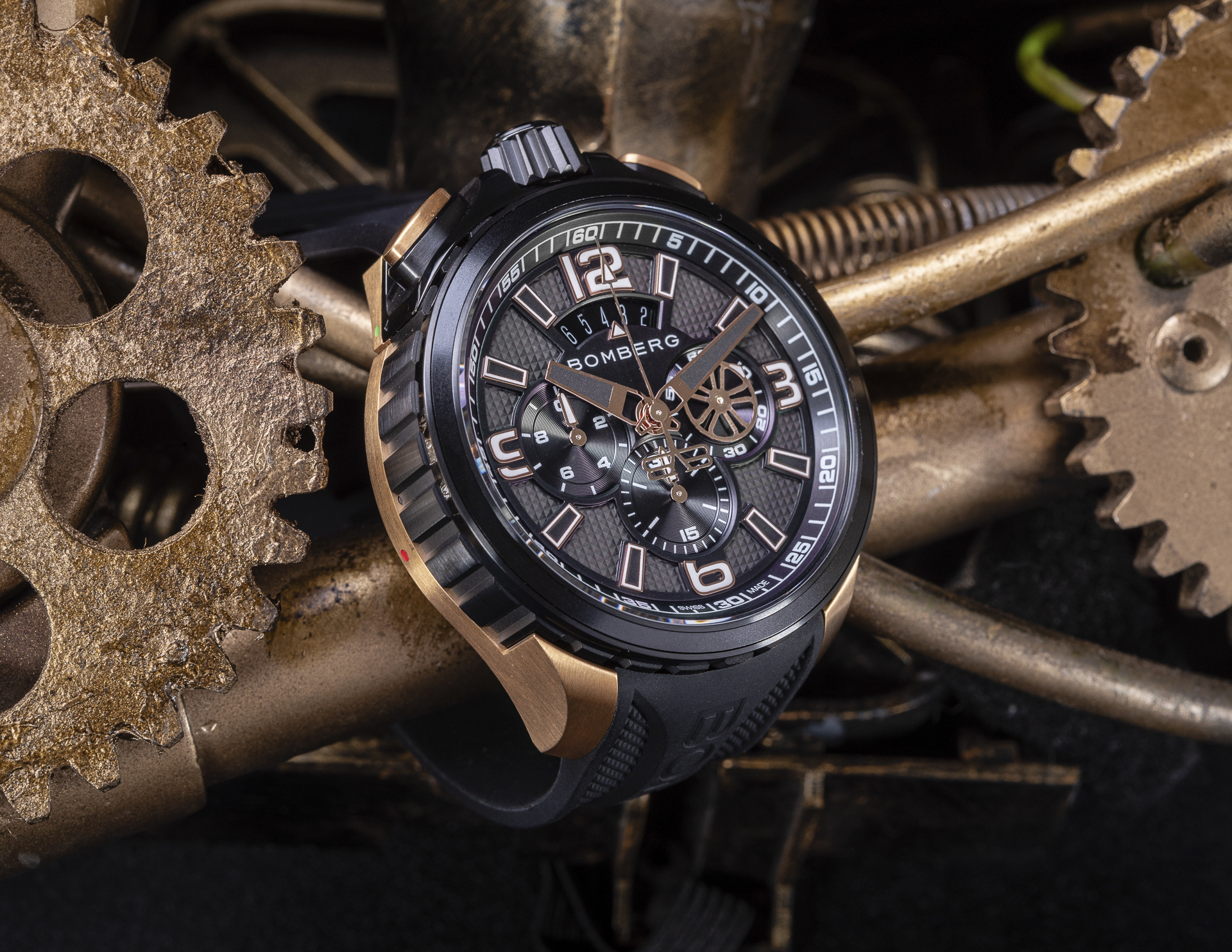 BOLT-68 Heritage 系列 復刻黑金計時碼錶