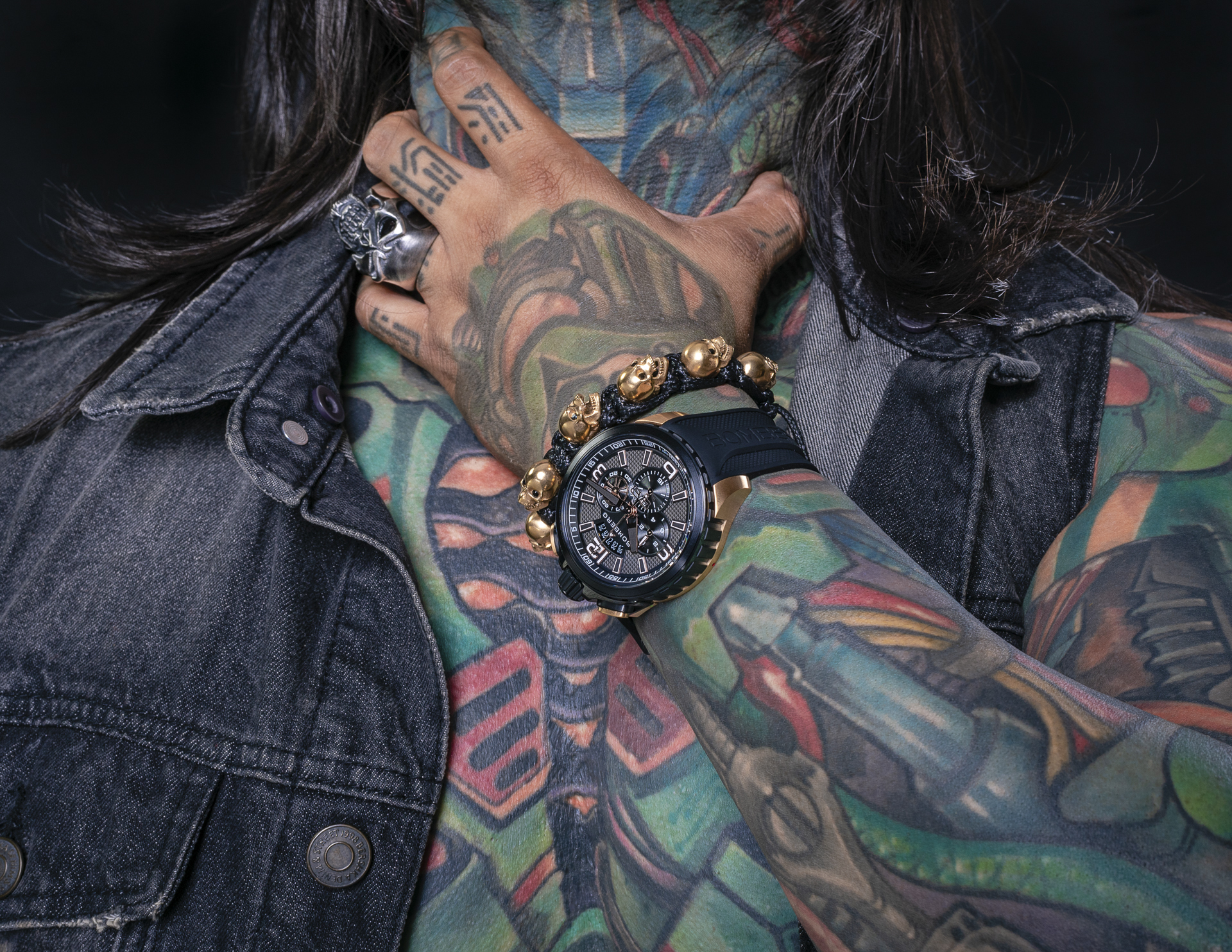 BOLT-68 Heritage 系列 復刻黑金計時碼錶