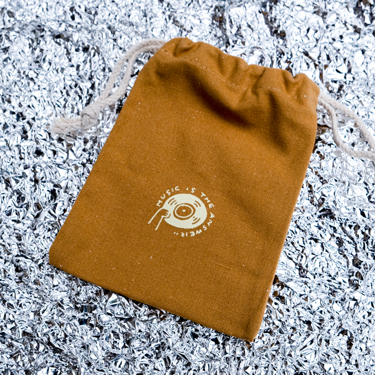 SP｜黑白小姐 Miss B&W｜束口袋｜卡其