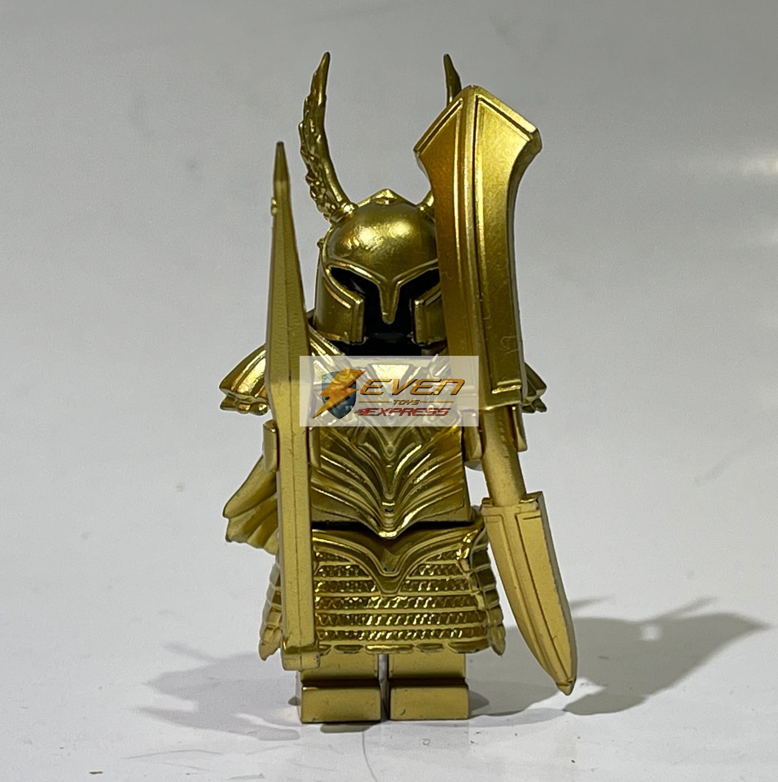 Custom minifig : Golden Armor Knight 1