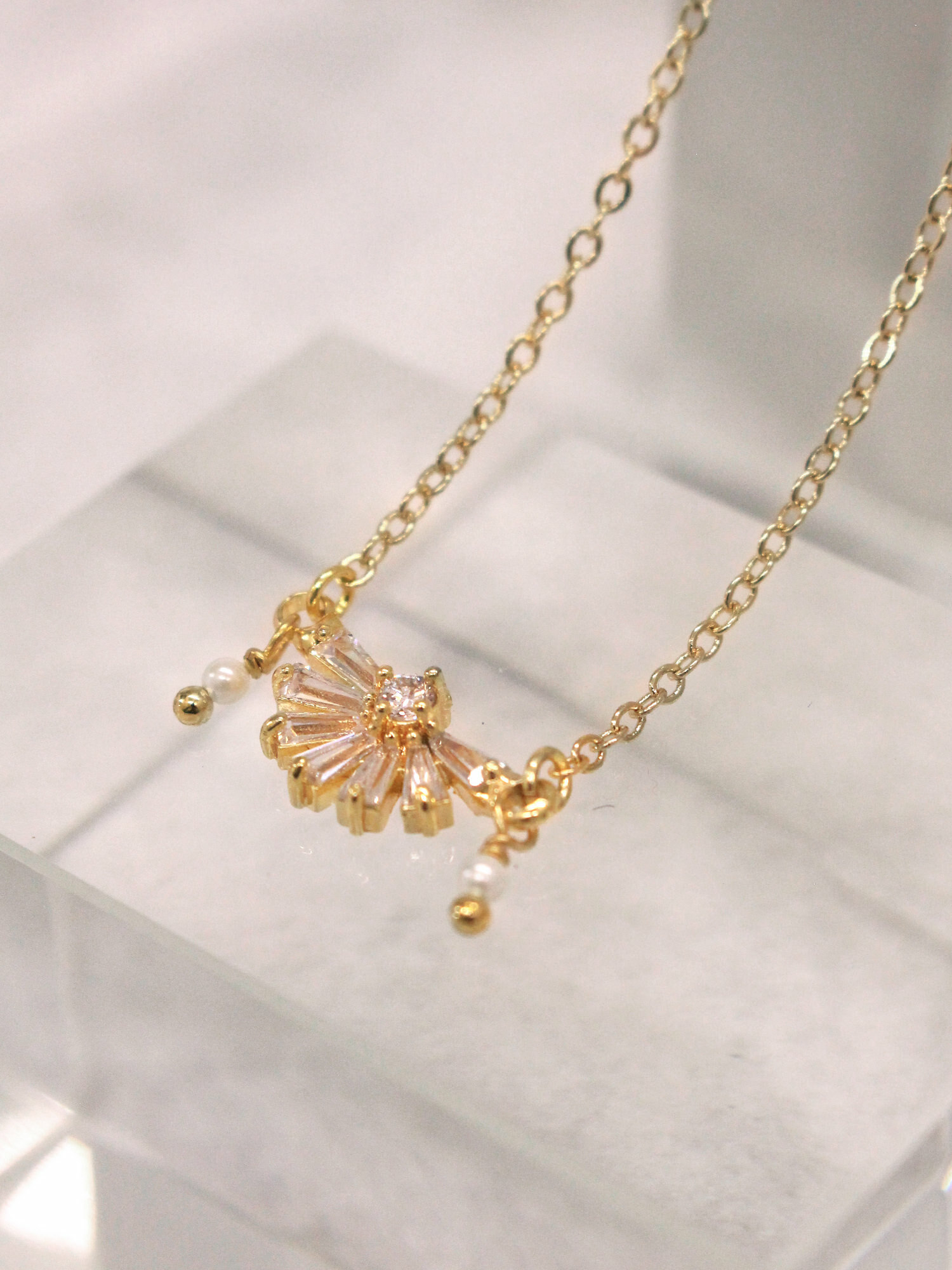 日記裡的半花。MUCHAT手作14KGP珍珠鋯石雪花項鍊