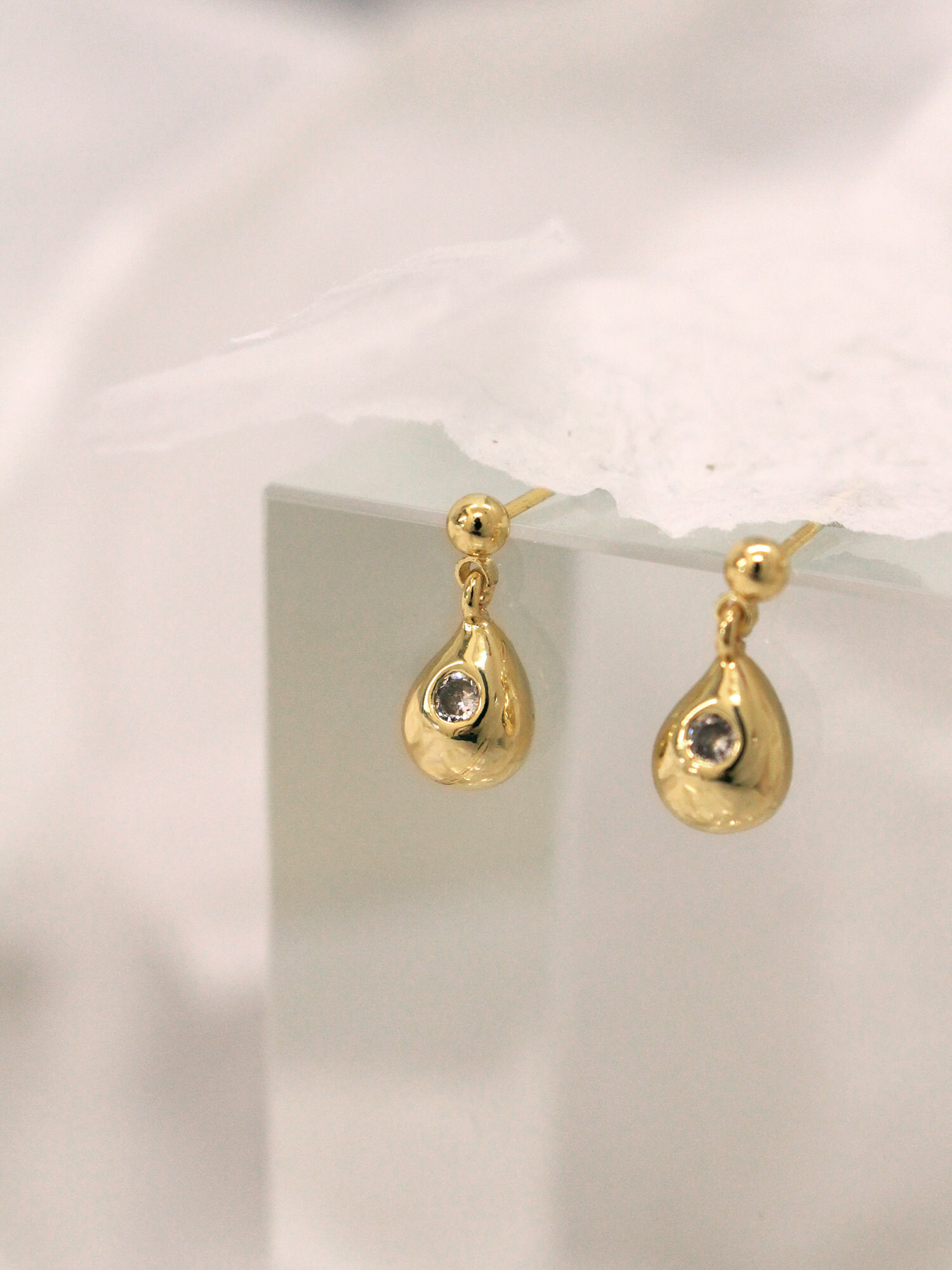 隕石碎片。MUCHAT手作14KGP鋯石水滴純銀針耳環