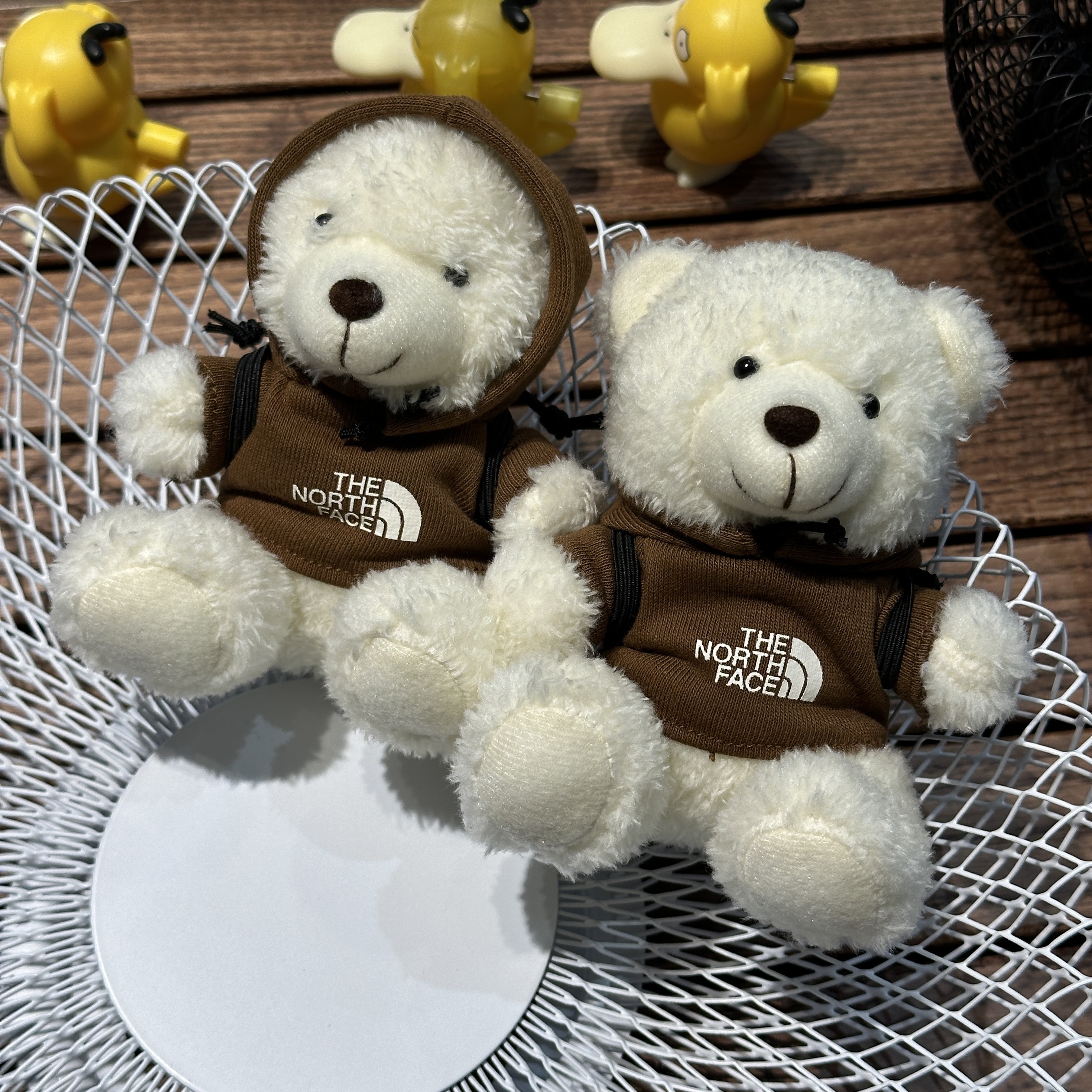 【現貨】The North Face 北臉 奶油色小熊 穿棕色帽Ｔ吊飾 鑰匙圈 NA5AR00J