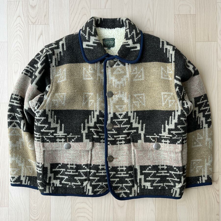 Kearney House灰黑配米色古著外套