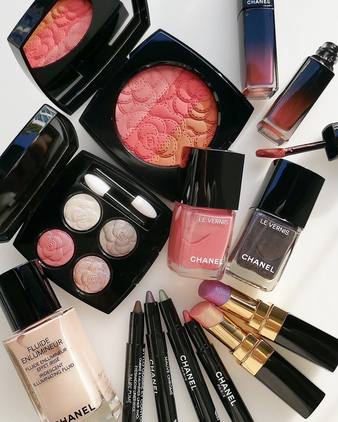 [限定] CHANEL Camellia Futura Makeup Collection Spring 2025