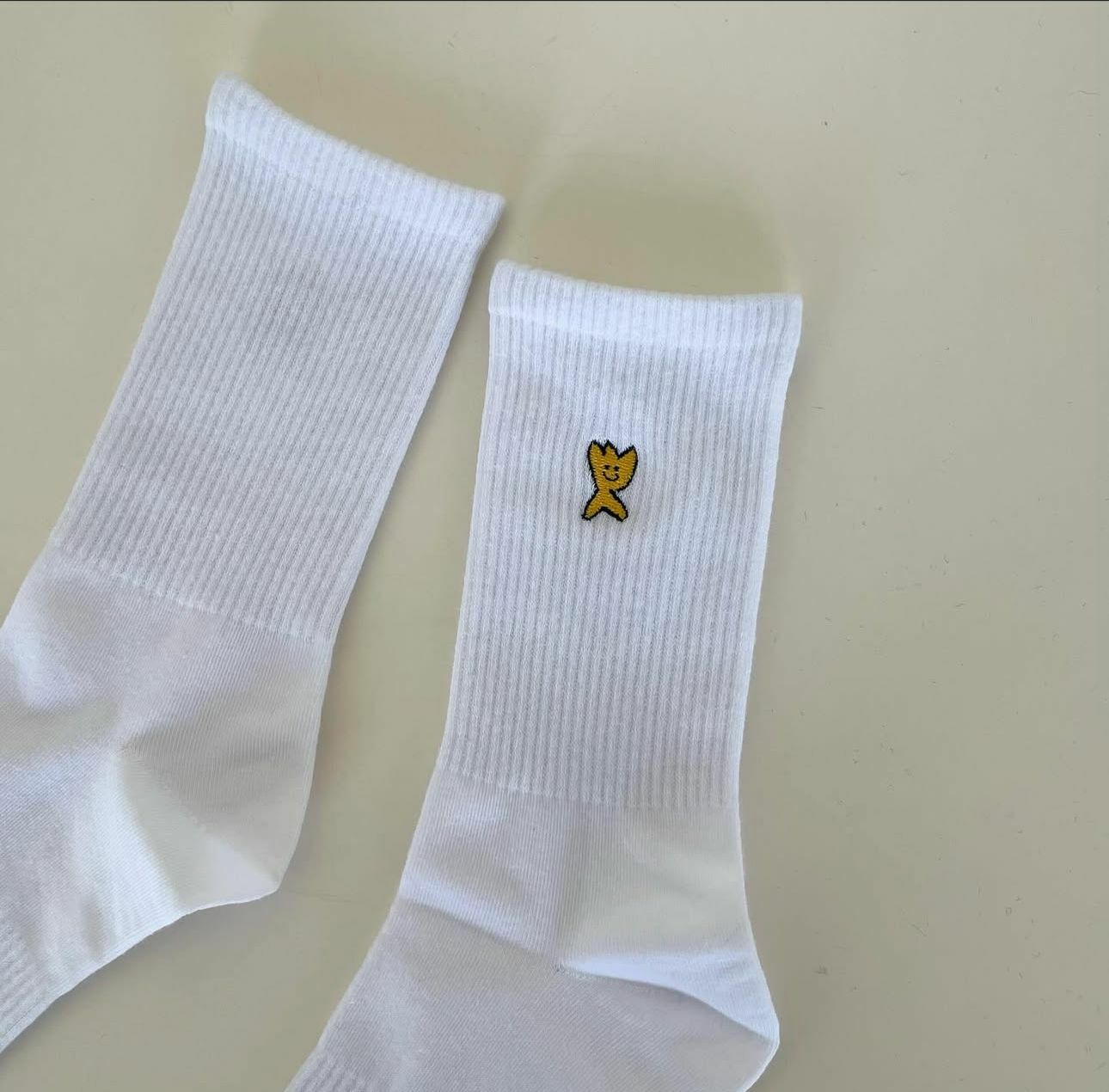 【現貨】小飛人 KR021901 中筒襪 (白色)