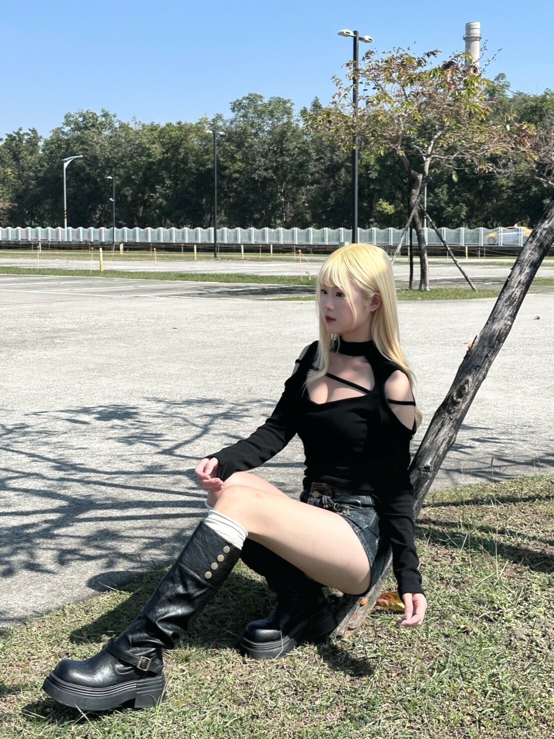 call me later📲愛心鏤空挖肩上衣