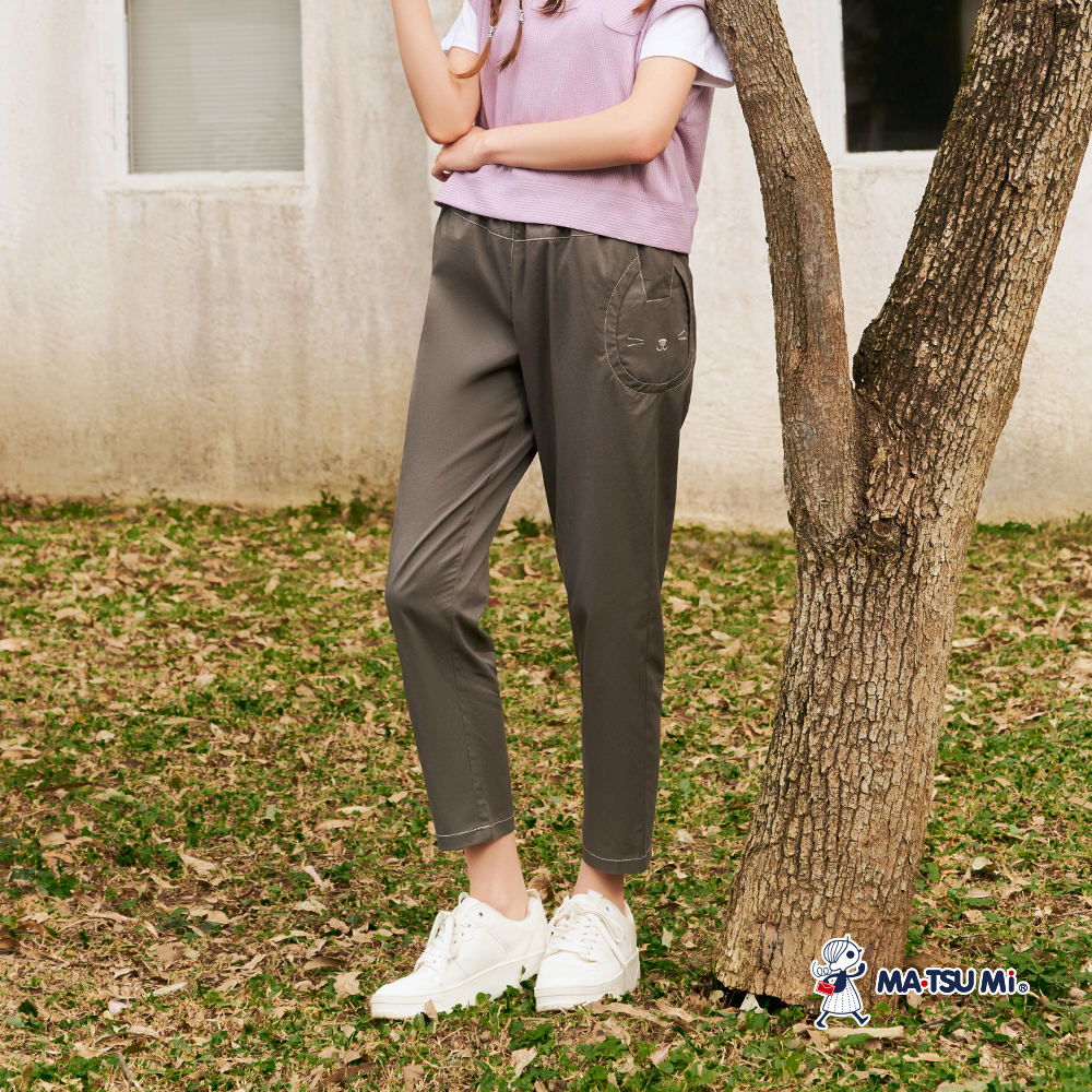 MA‧TSU Mi 休閒寬鬆感貓咪造型口袋長褲(深藍.淺灰)