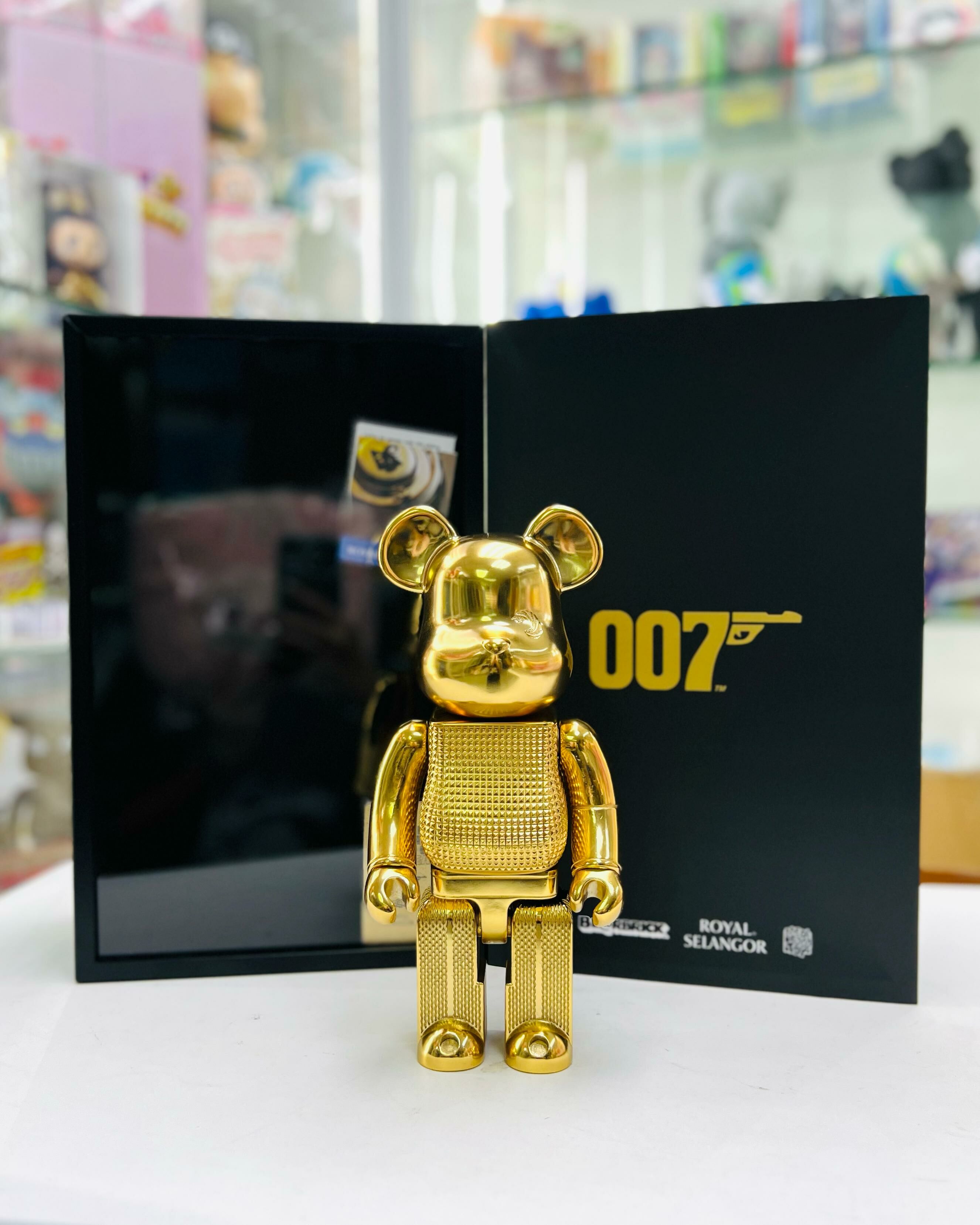 400% BE@RBRICK ROYAL SELANGOR 007