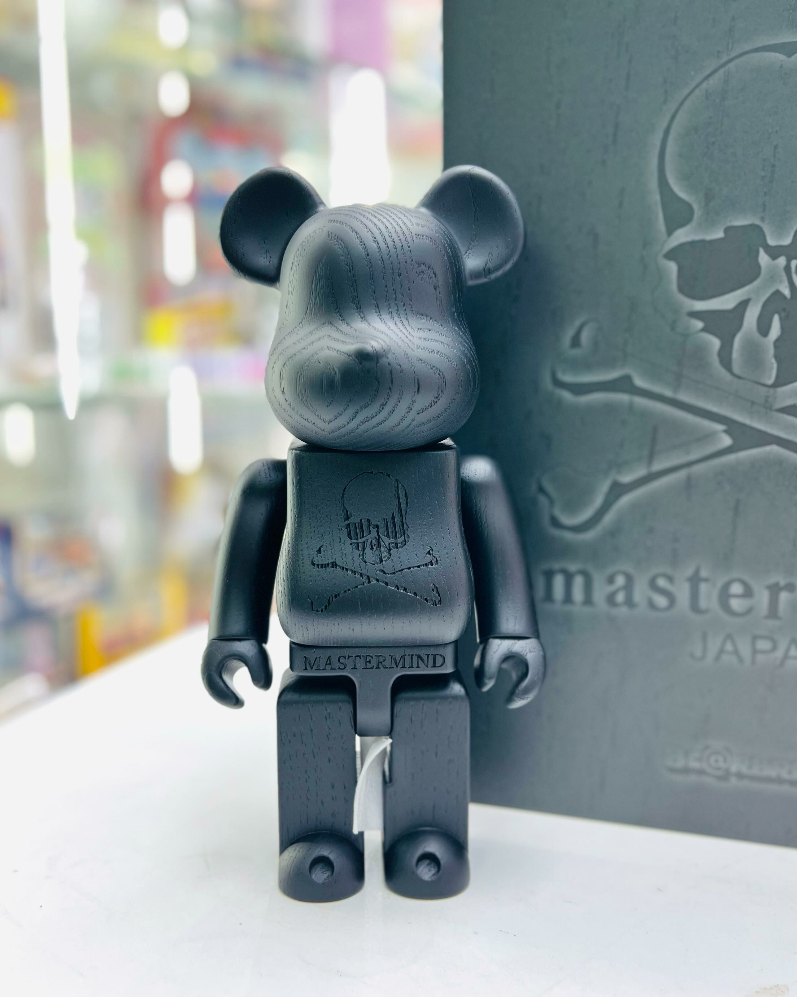 400%BE@RBRICK カリモクmastermind JAPAN墨黒Karimoku mastermi