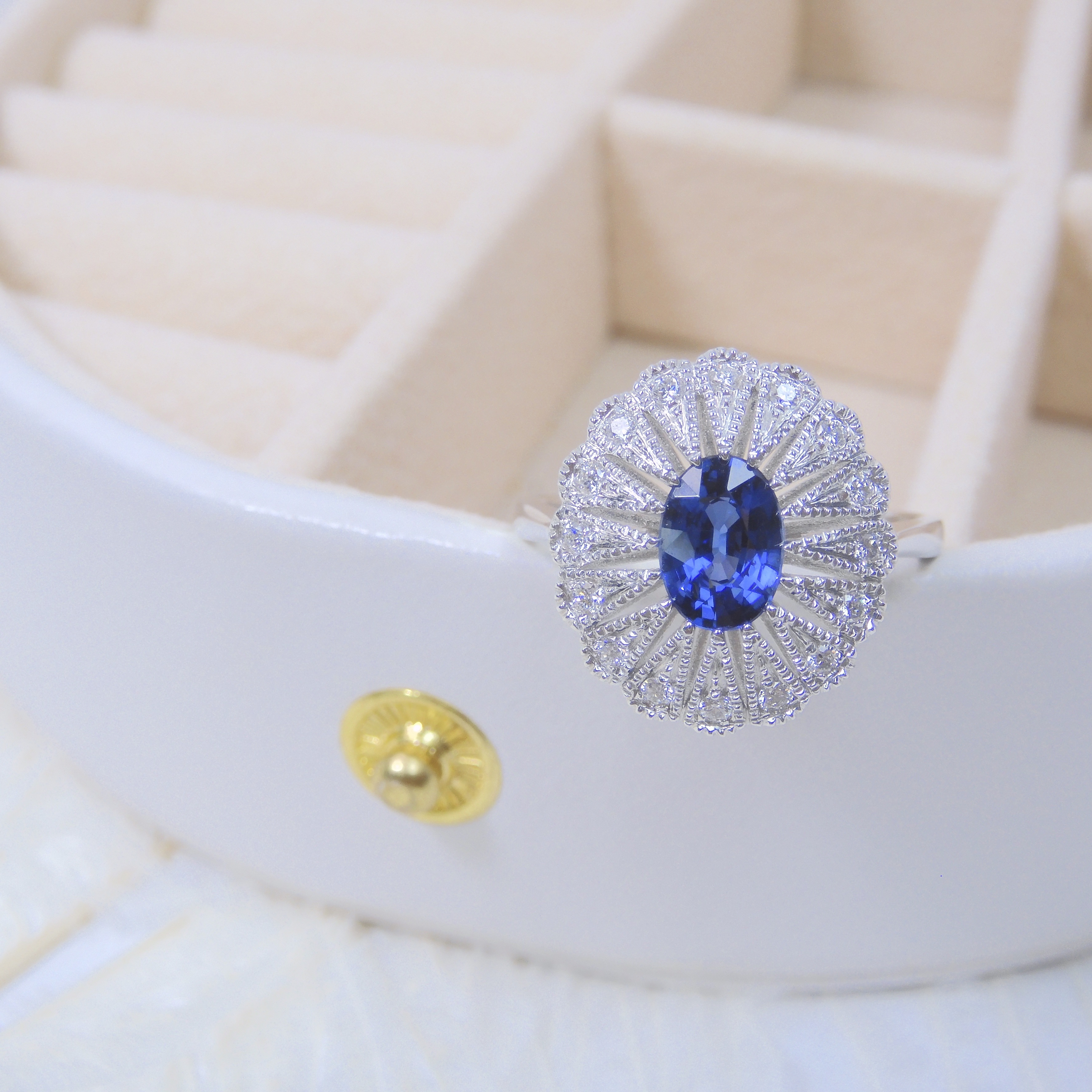 18K金 1.0ct 藍寶石戒指 (配國際證書)