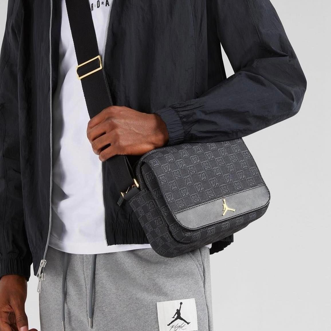 Jordan肩背 Gold Logo Monogram 燙金喬丹 黑金 Shoulder bag 肩背 Jordan FJ6790-010