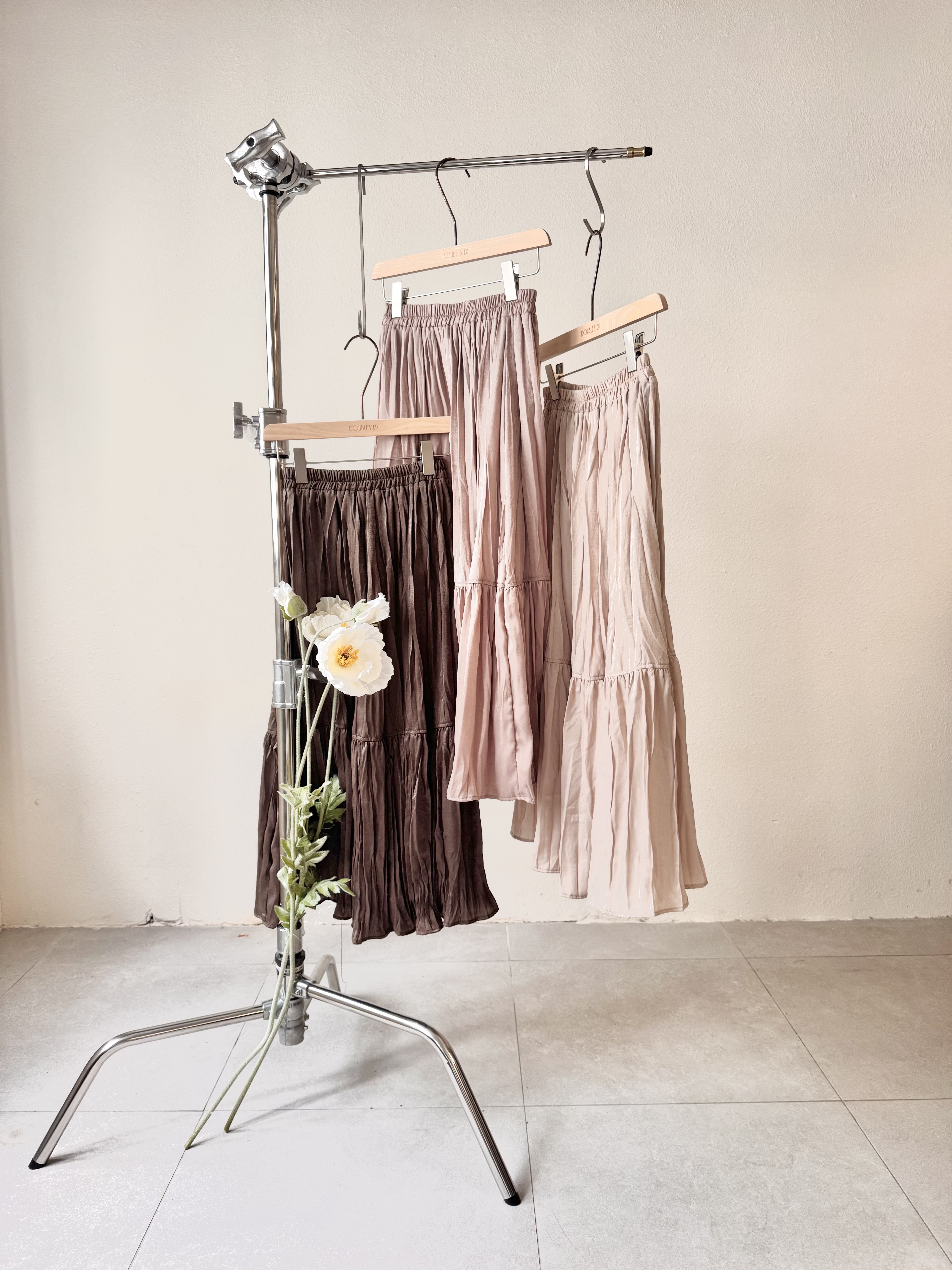 高級感！緞面壓皺裙 - SK51368