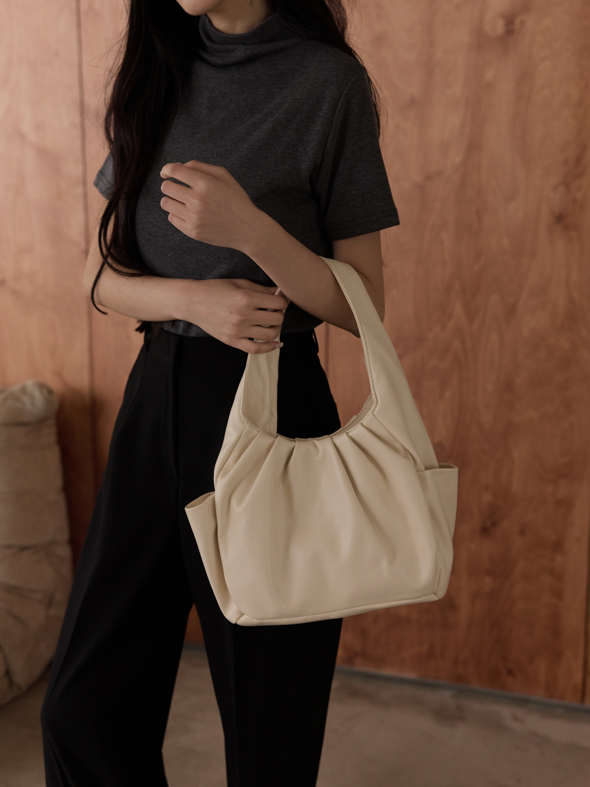 大容量 質感軟皮抓皺包