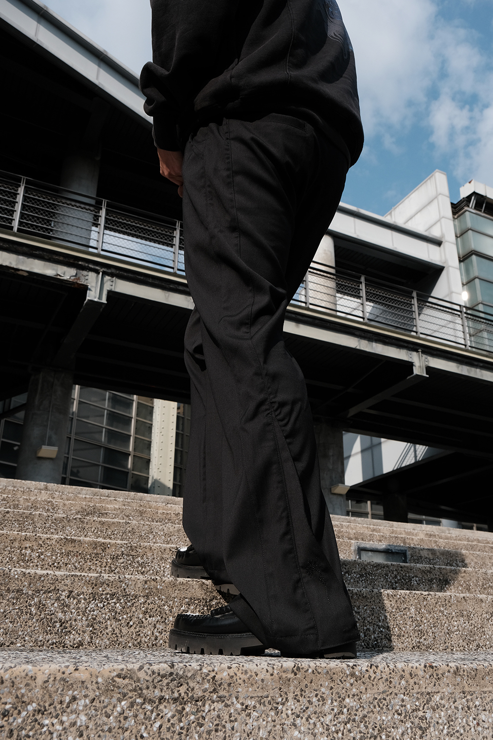 Nurari 類西裝喇叭長褲 彼岸花電繡 黑 24 A/W Em. Lycoris SYS. Bell-bottoms